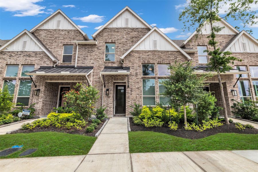 Discover the perfect blend of charm and functionality at 527 Cypress Valley Avenue.