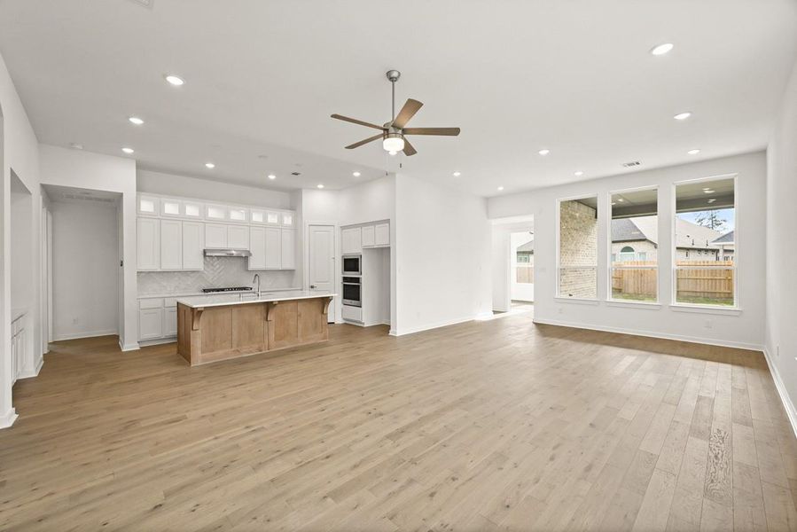 Spacious, unfurnished interior of a new home in Grand Central Park: 55ft. lots, Conroe (Image 22).