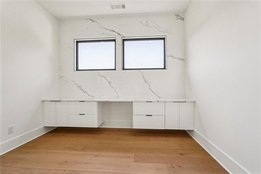 Spacious, unfurnished interior of a new home in , Sugar Hill (Image 73).