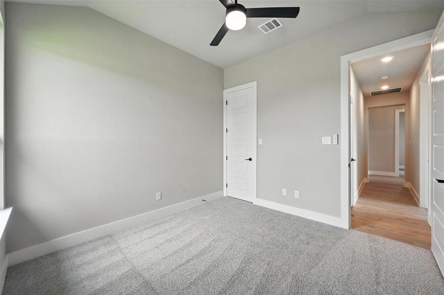 Spacious, unfurnished interior of a new home in Rocky Top Ranch, Reno (Image 32). Spacious, unfurnished interior of a new home in Rocky Top Ranch, Reno (Image 32).