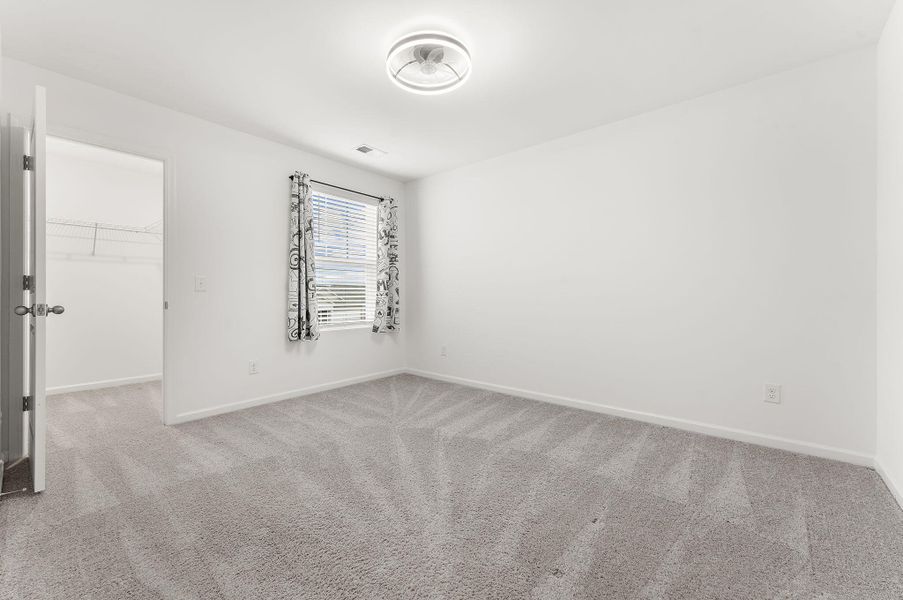 Spacious, unfurnished interior of a new home in , Summerville (Image 22).