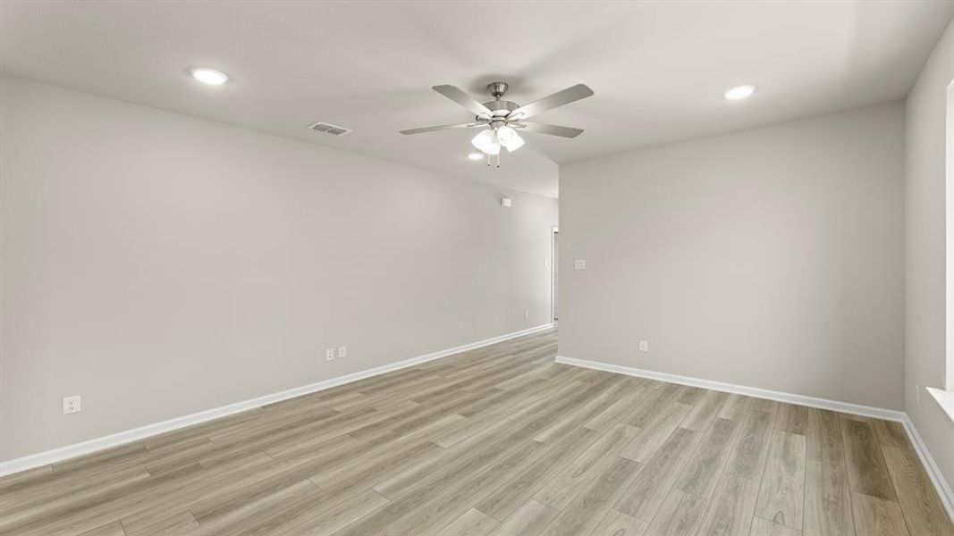 Spacious, unfurnished interior of a new home in Churchill 40s, Anna (Image 11).