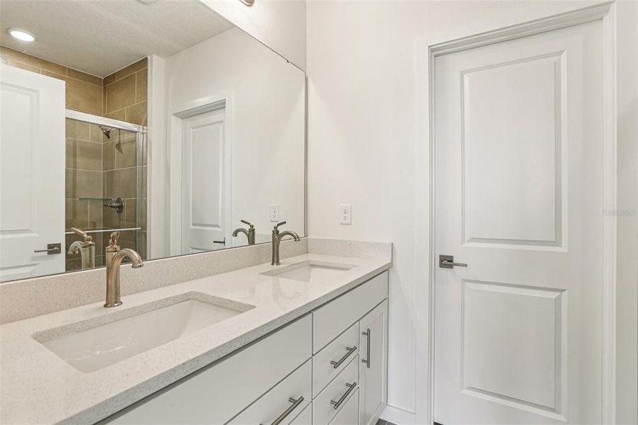 Furnished interior view inside a new home in Willowbrook North, Winter Haven (Image 3). Furnished interior view inside a new home in Willowbrook North, Winter Haven (Image 3).