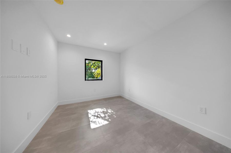 Spacious, unfurnished interior of a new home in , Miami (Image 9).