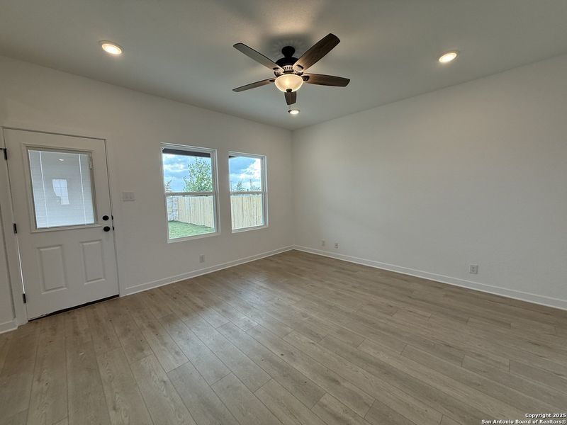 Spacious, unfurnished interior of a new home in Enclave at Hennersby Hollow 50's, San Antonio (Image 16).