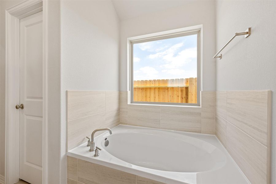 Close-up of interior finishes inside a home in River Ranch, Dayton (Image 17).