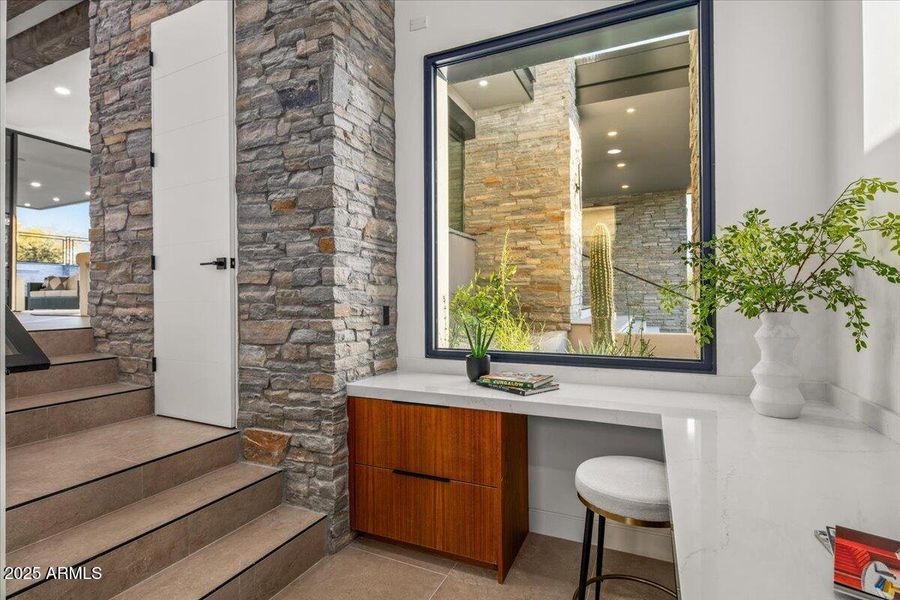 070-Mud Room 070-Mud Room