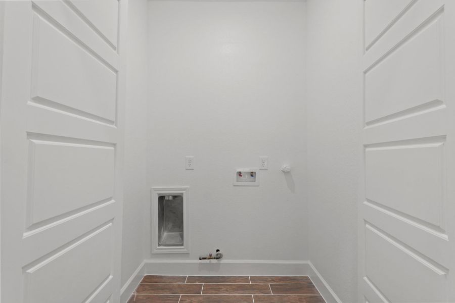 Spacious, unfurnished interior of a new home in , Houston (Image 29).