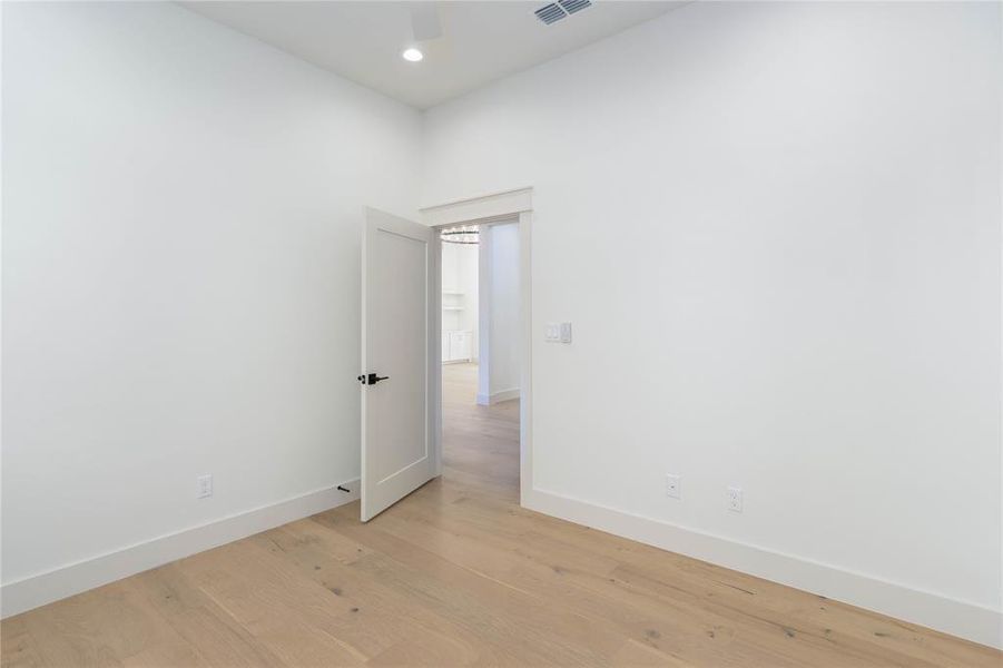 Spacious, unfurnished interior of a new home in , Tyler (Image 22).