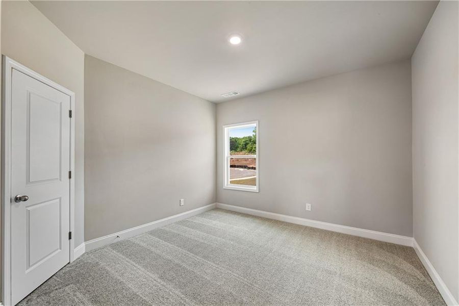 Spacious, unfurnished interior of a new home in Hidden Fields, Hoschton (Image 41).