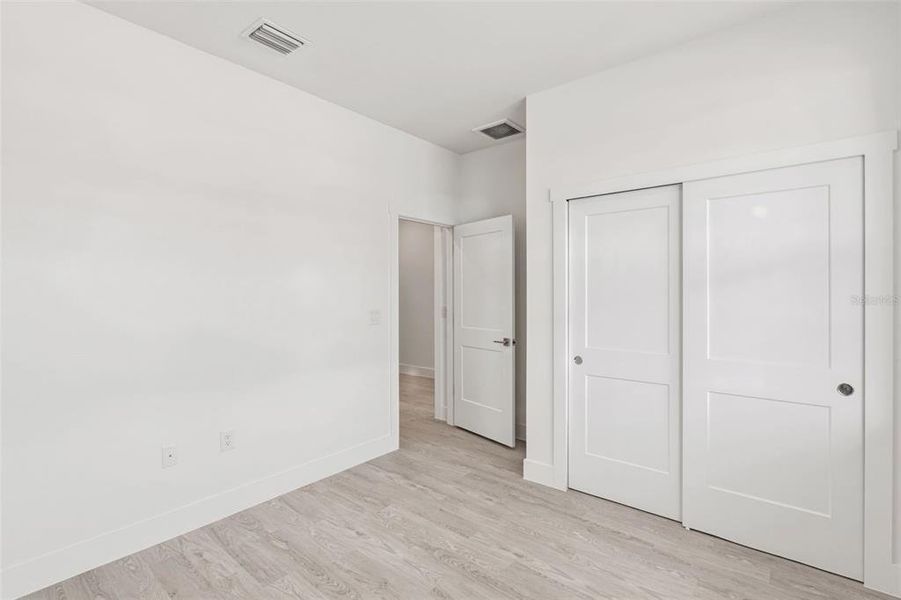 Spacious, unfurnished interior of a new home in , Punta Gorda (Image 27).