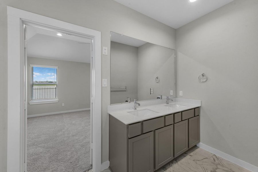 Furnished interior view inside a new home in Huntington Place, Rosharon (Image 11).