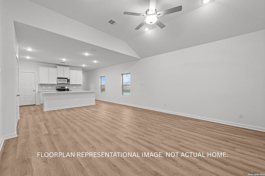 Spacious, unfurnished interior of a new home in Park Place, New Braunfels (Image 18).