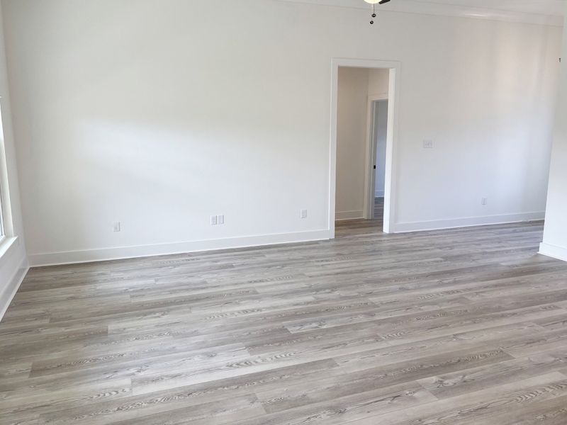 Spacious, unfurnished interior of a new home in Houston Place, Crestview (Image 12).