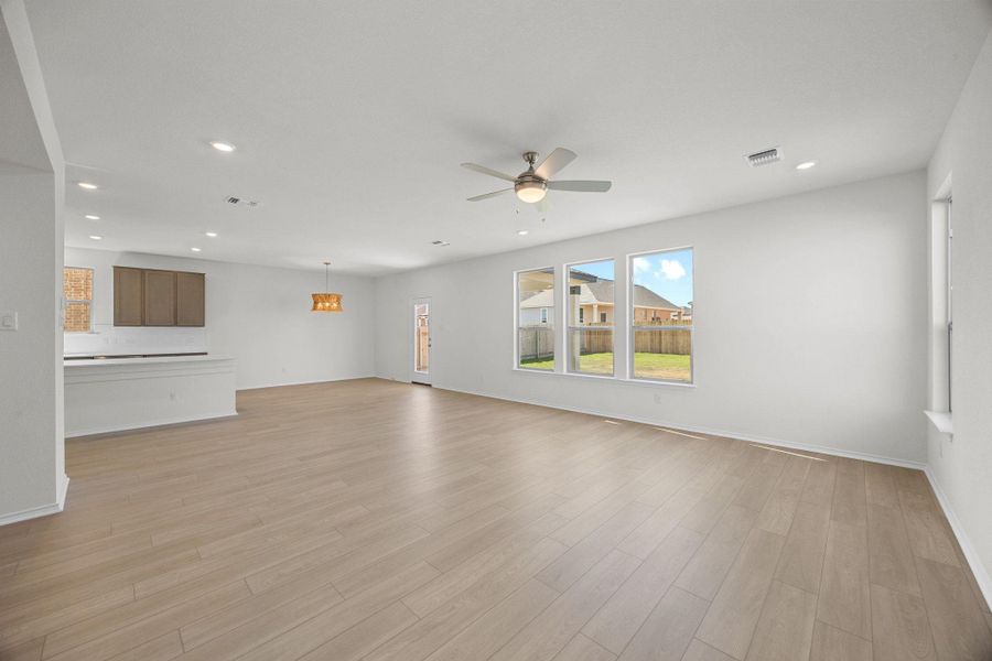 Spacious, unfurnished interior of a new home in Salerno - Heritage Collection, Round Rock (Image 30).