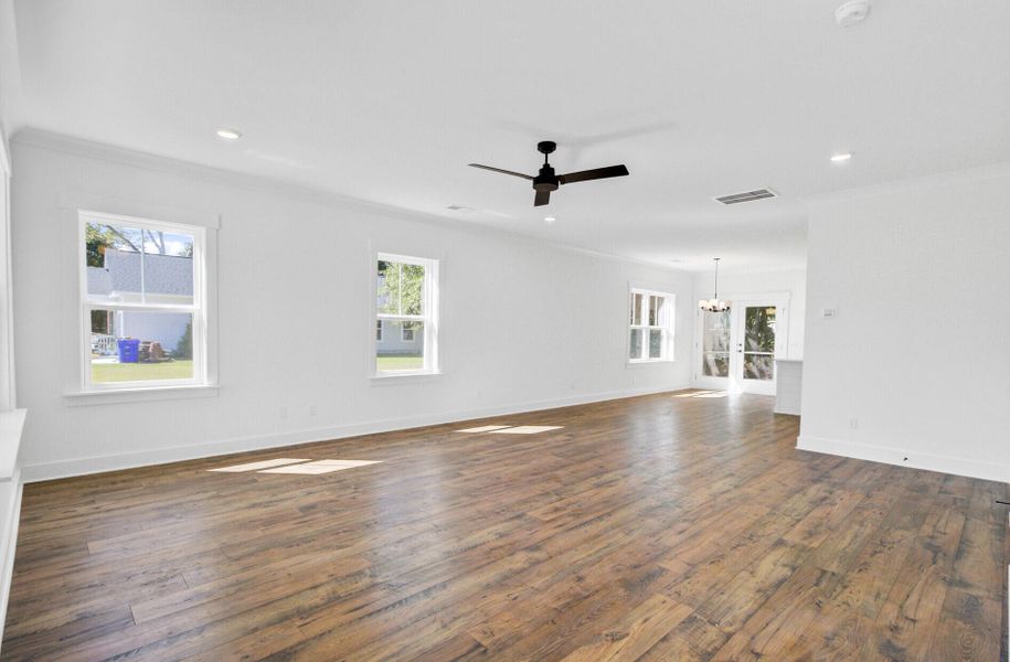 Spacious, unfurnished interior of a new home in , Charleston (Image 26).