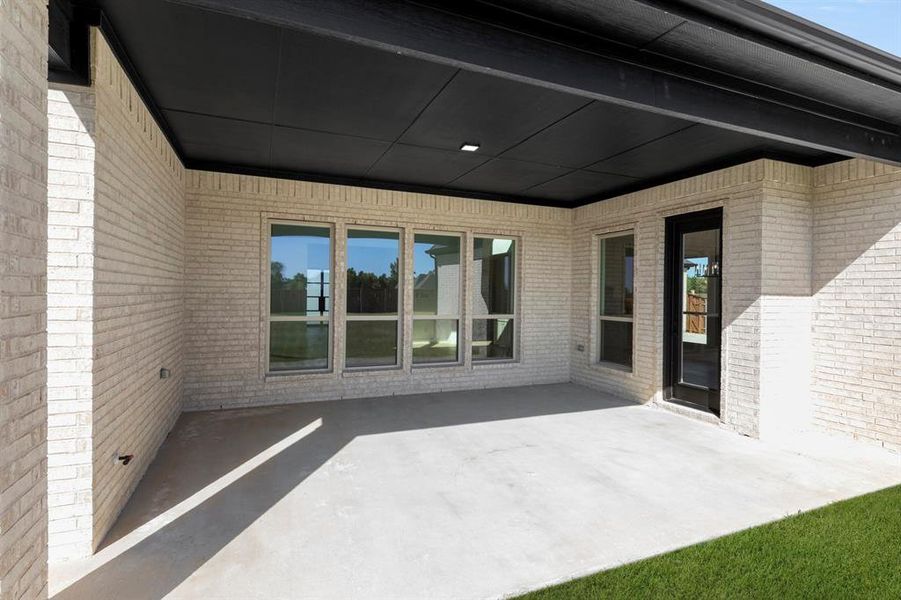 25. 2203 Dracco - Patio 25. 2203 Dracco - Patio