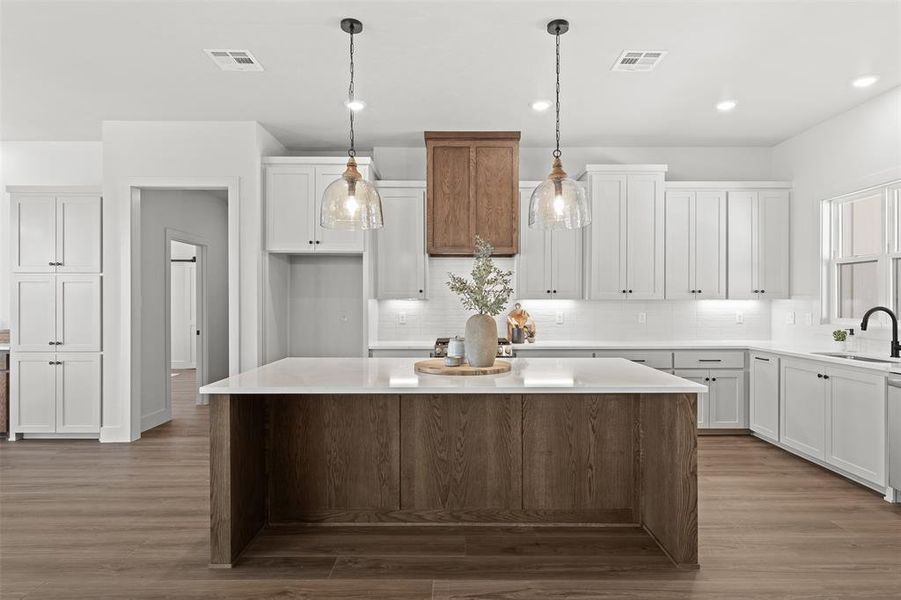 Furnished interior view inside a new home in , Temple (Image 27).