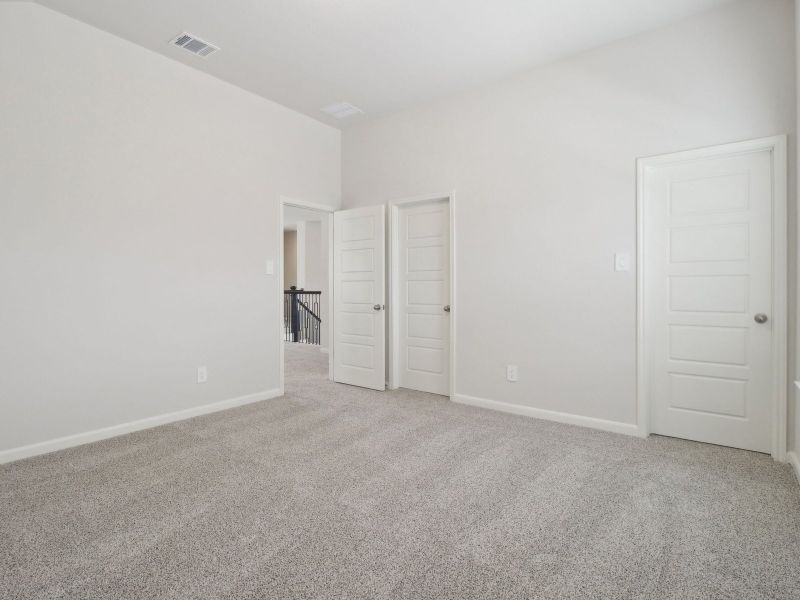 Spacious, unfurnished interior of a new home in Arcadia Ridge - Classic Series, San Antonio (Image 24).