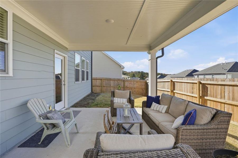 Exterior details and patio area of a home in Avenbrook, Mableton (Image 23).