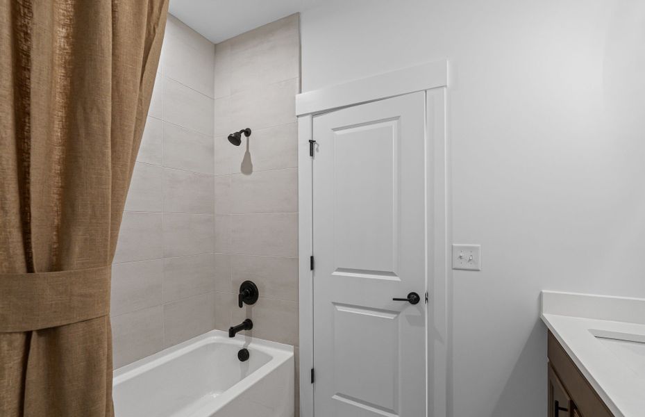 Image 49 representing the Riverton by Pulte Homes in Traditions of Braselton, Jefferson, GA. Image 49 representing the Riverton by Pulte Homes in Traditions of Braselton, Jefferson, GA.