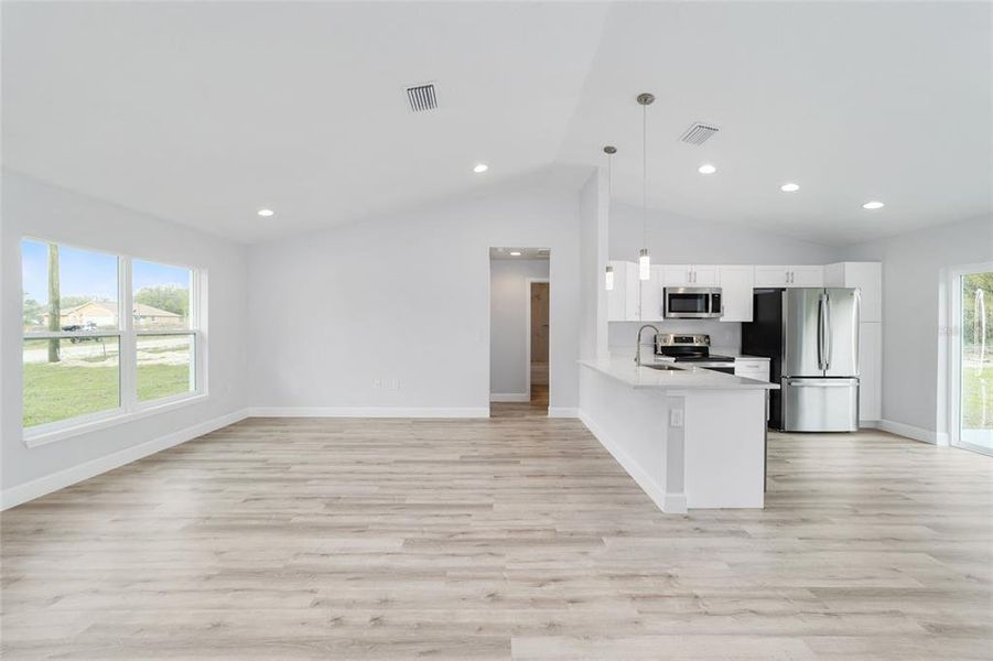 Spacious, unfurnished interior of a new home in , Ocala (Image 36).