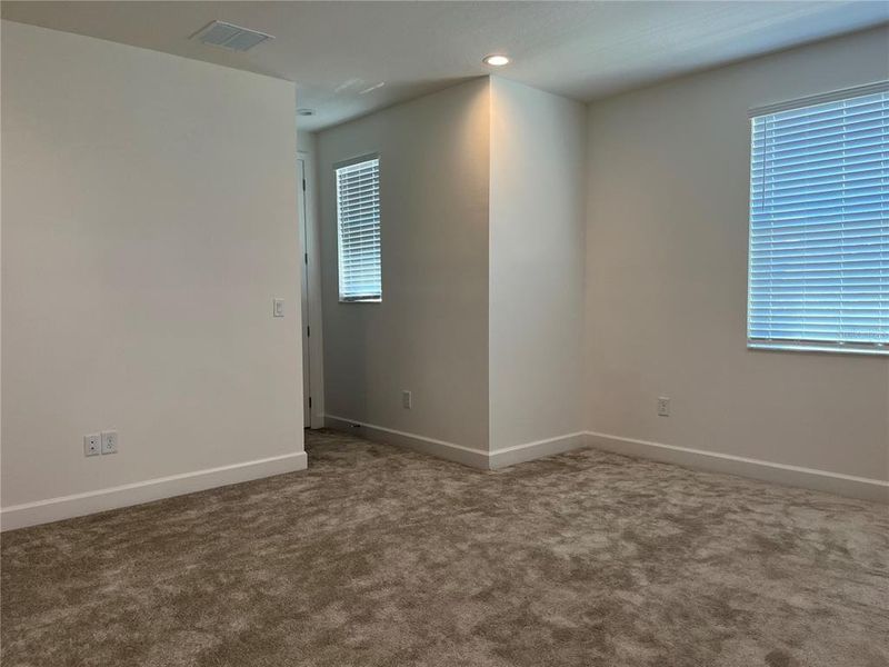 Spacious, unfurnished interior of a new home in , Wesley Chapel (Image 53).
