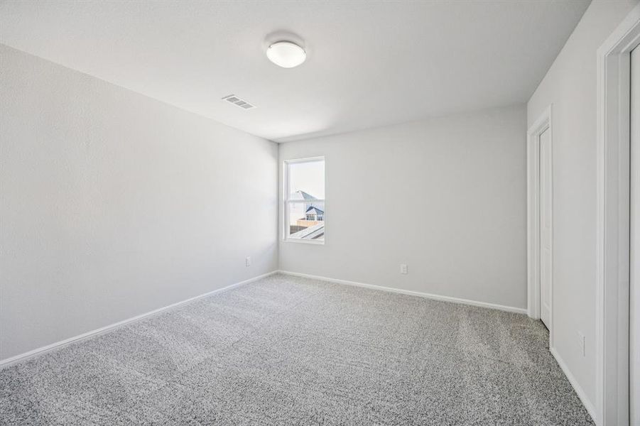 Spacious, unfurnished interior of a new home in Santorini, Seagoville (Image 15).