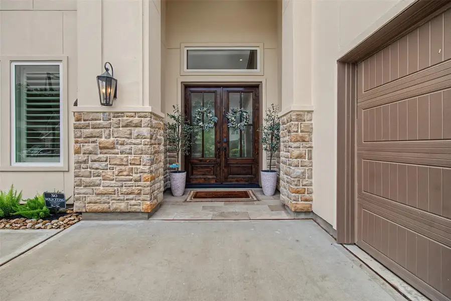 Exterior details and patio area of a home in The Highlands, Porter (Image 3).