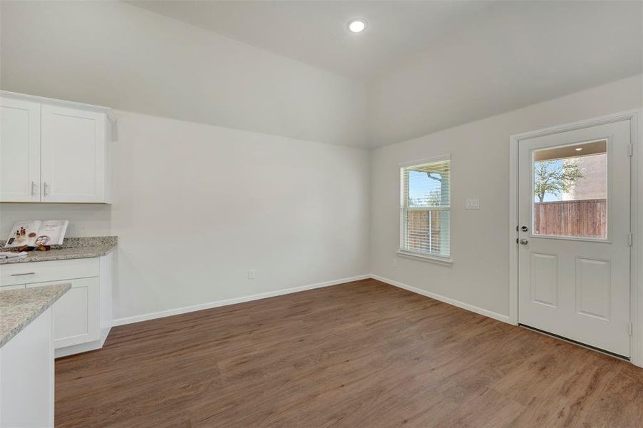 Spacious, unfurnished interior of a new home in Sanderos, Fort Worth (Image 23).