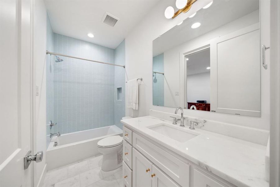 Furnished interior view inside a new home in , Dallas (Image 10). Furnished interior view inside a new home in , Dallas (Image 10).