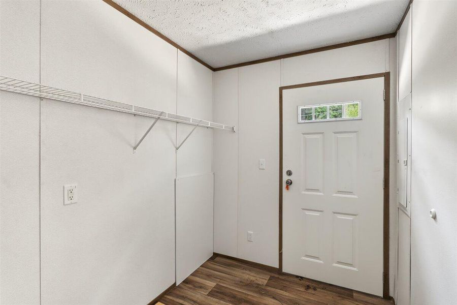 Spacious, unfurnished interior of a new home in , Cordesville (Image 27).
