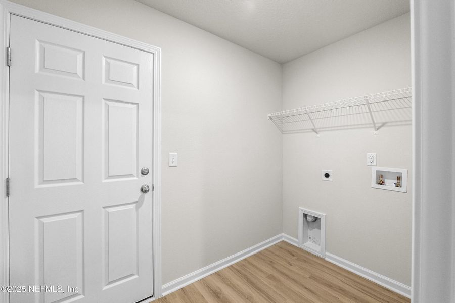 Spacious, unfurnished interior of a new home in , Jacksonville (Image 19).