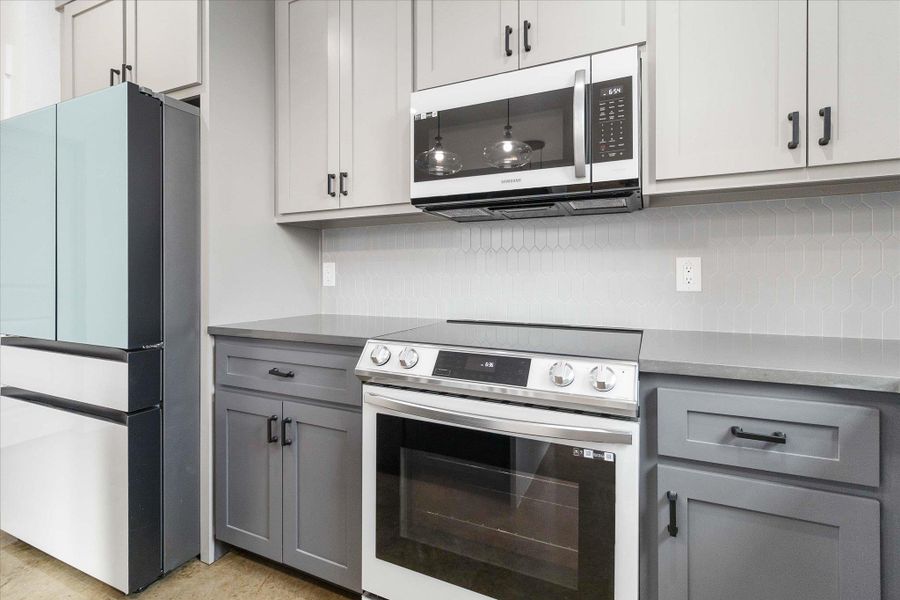 Furnished interior view inside a new home in , Wimberley (Image 10).