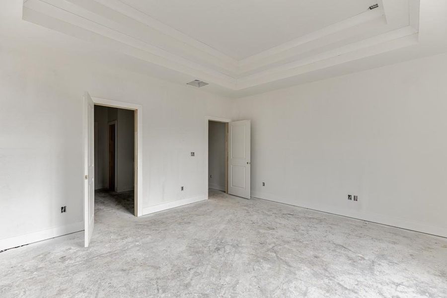 Spacious, unfurnished interior of a new home in , Gainesville (Image 5).