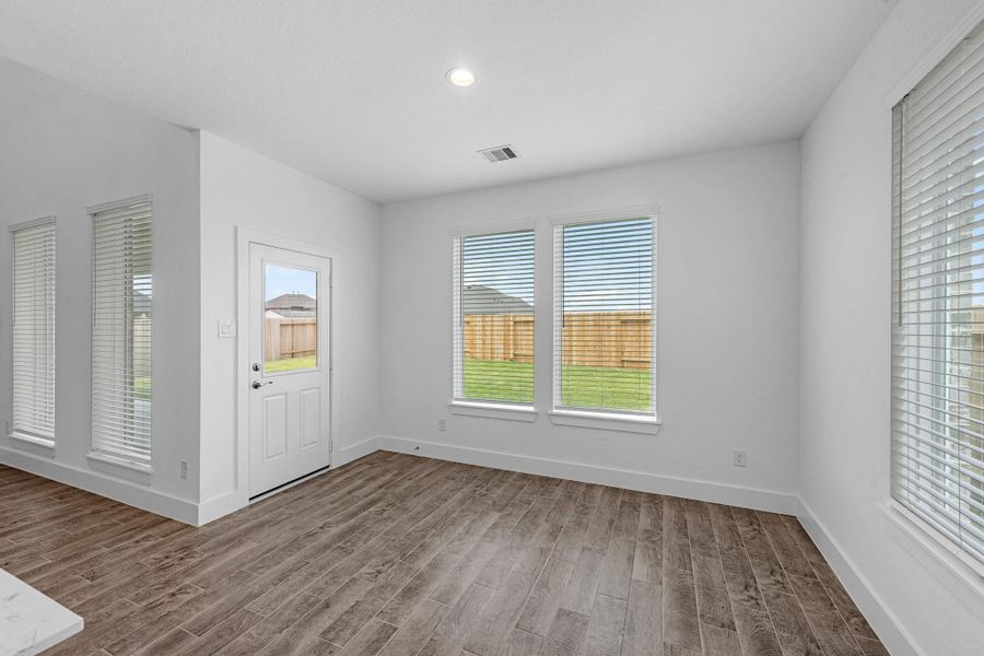 Spacious, unfurnished interior of a new home in Beacon Hill, Waller (Image 21).