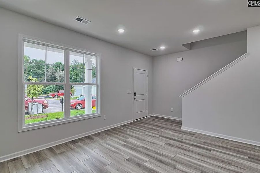 Spacious, unfurnished interior of a new home in Emanuel Creek, West Columbia (Image 16).