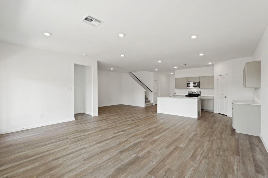 Spacious, unfurnished interior of a new home in Grand Pines, Magnolia (Image 19).