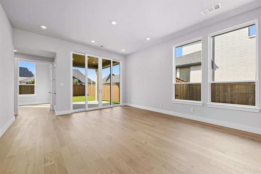 Spacious, unfurnished interior of a new home in Trinity Falls, McKinney (Image 22). Spacious, unfurnished interior of a new home in Trinity Falls, McKinney (Image 22).