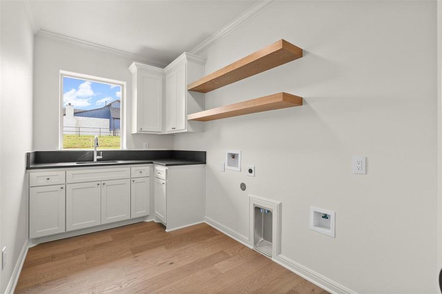 Furnished interior view inside a new home in , Weatherford (Image 37).