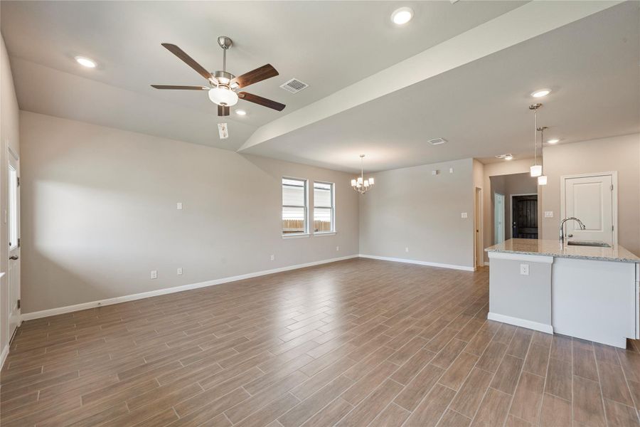 Spacious, unfurnished interior of a new home in Morningstar, Georgetown (Image 14).
