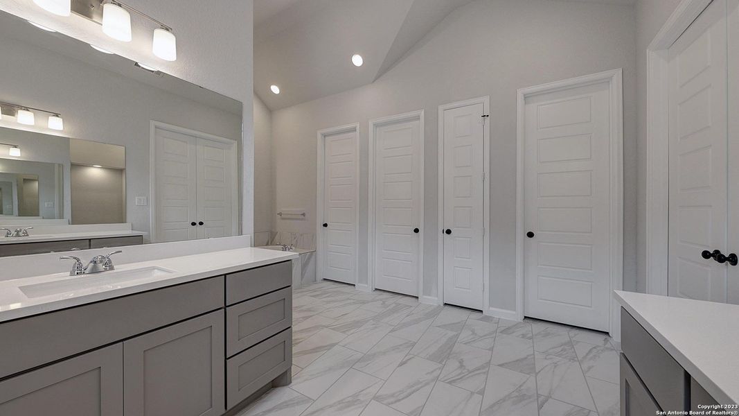 Furnished interior view inside a new home in Weston Oaks 55', San Antonio (Image 5). Furnished interior view inside a new home in Weston Oaks 55', San Antonio (Image 5).