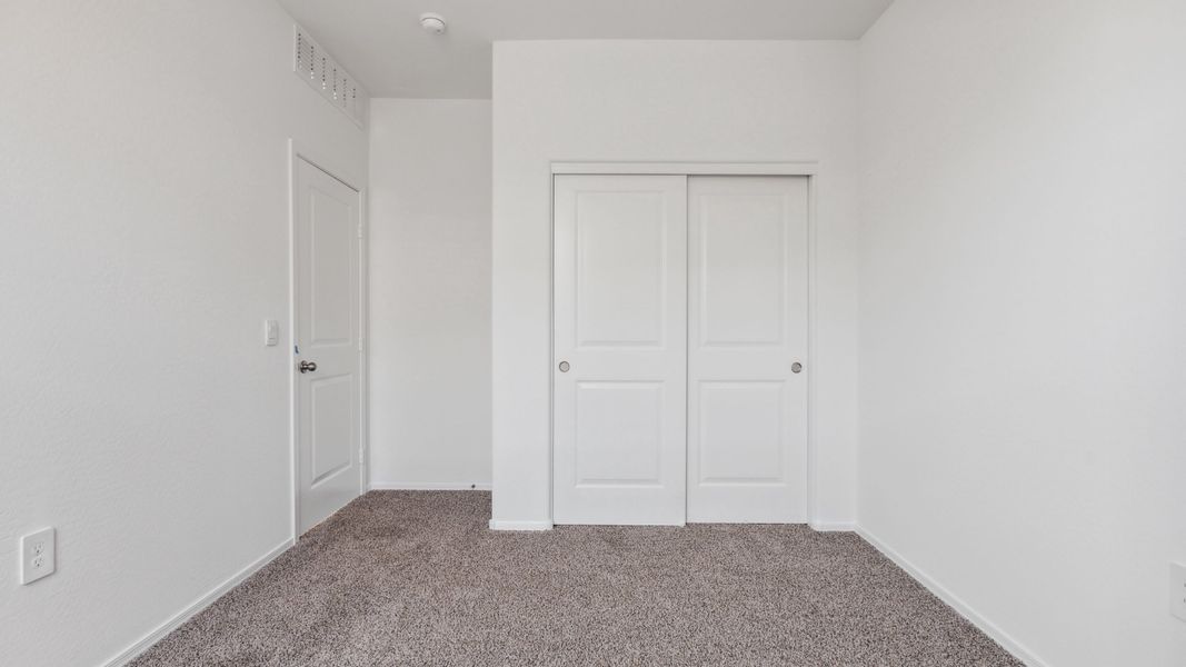 Spacious, unfurnished interior of a new home in Anthem at Merrill Ranch, Florence (Image 10).