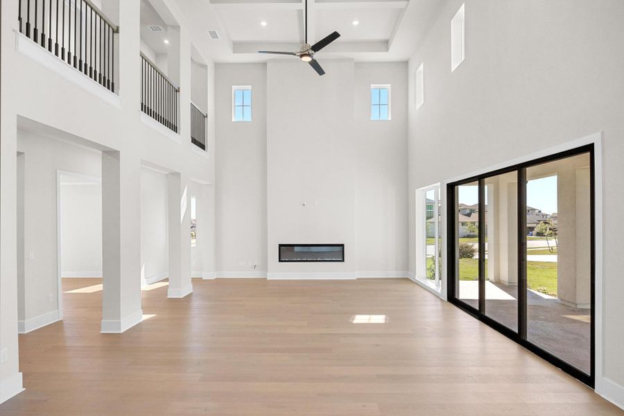 Spacious, unfurnished interior of a new home in Rough Hollow - Las Brisas, Austin (Image 13).