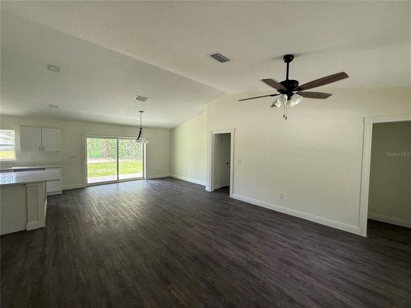 Spacious, unfurnished interior of a new home in , Dunnellon (Image 15).