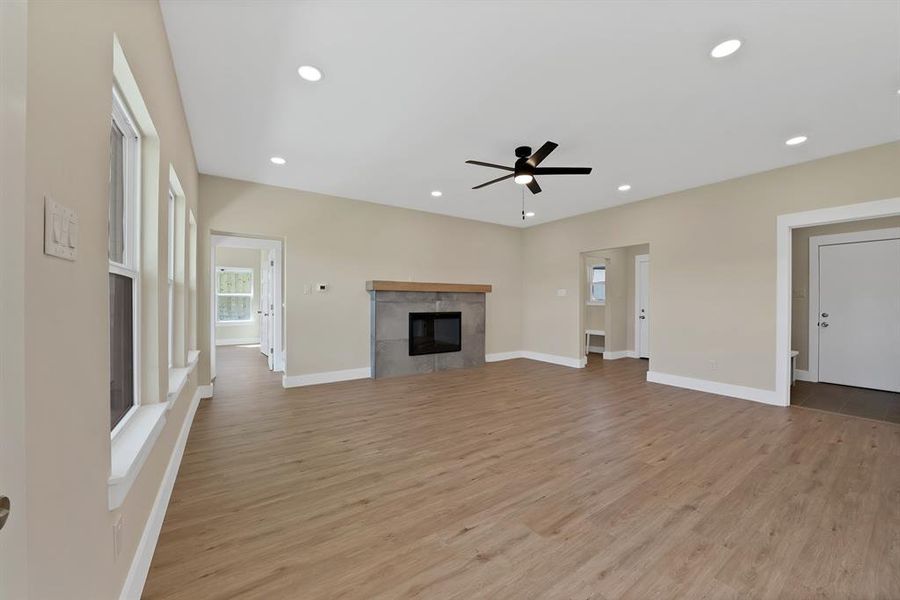 Spacious, unfurnished interior of a new home in , The Colony (Image 27).