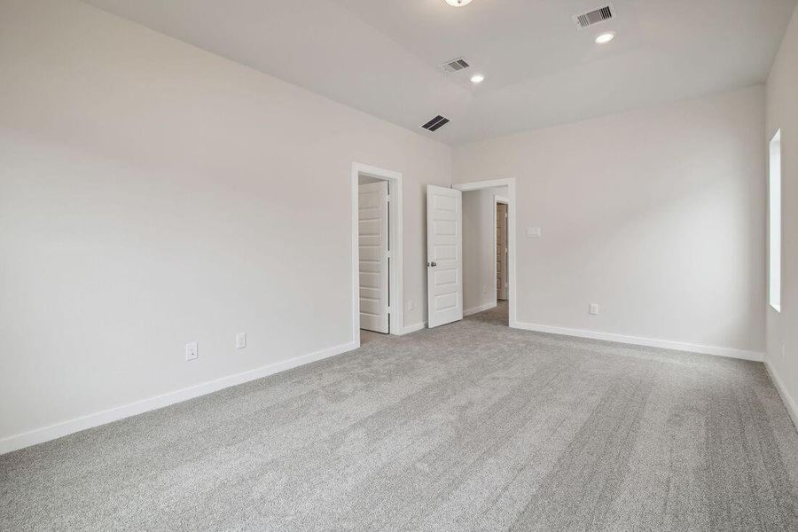 Photos are not of the actual home, but are photos of the builder home with same floorplan with similar interior finishes. Photos are not of the actual home, but are photos of the builder home with same floorplan with similar interior finishes.