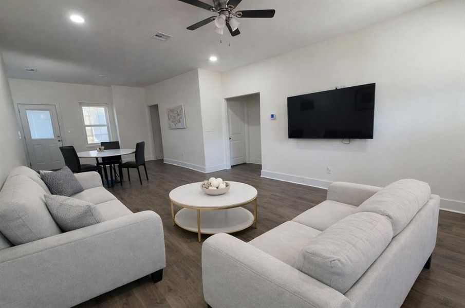 Furnished interior view inside a new home in , Denison (Image 6).