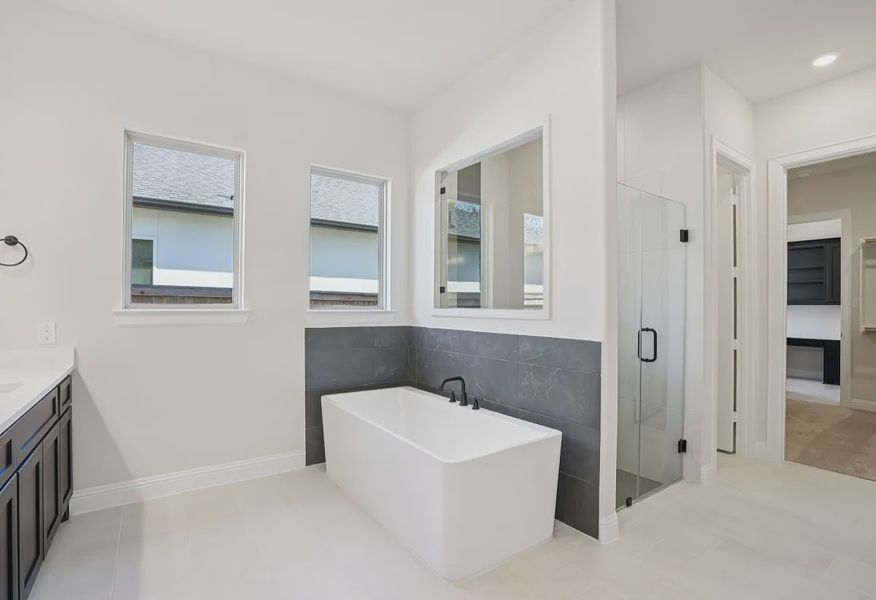 Homesite 6111 primary bath - 13 of 25