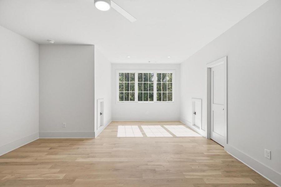 Spacious, unfurnished interior of a new home in , Atlanta (Image 37). Spacious, unfurnished interior of a new home in , Atlanta (Image 37).